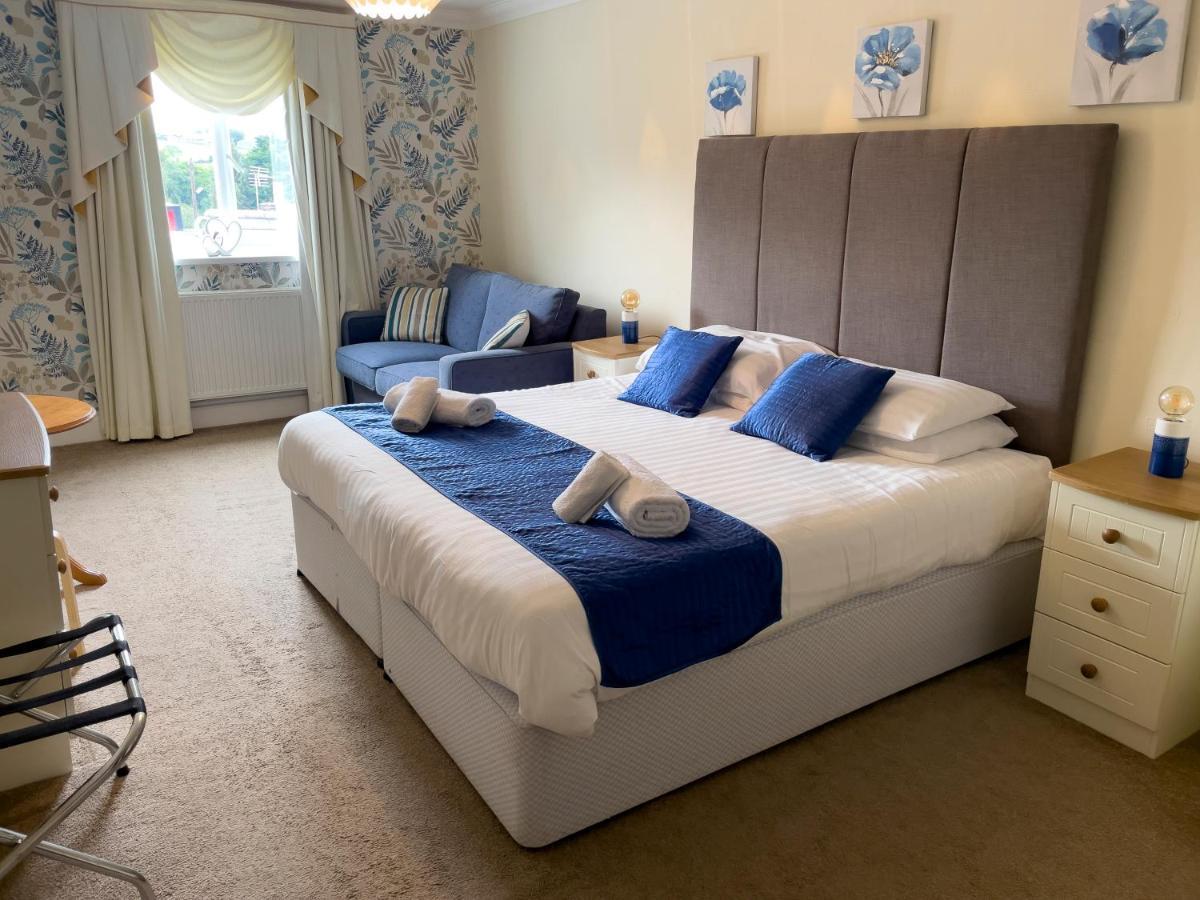 Отель Llanina Arms Llanarth  Экстерьер фото